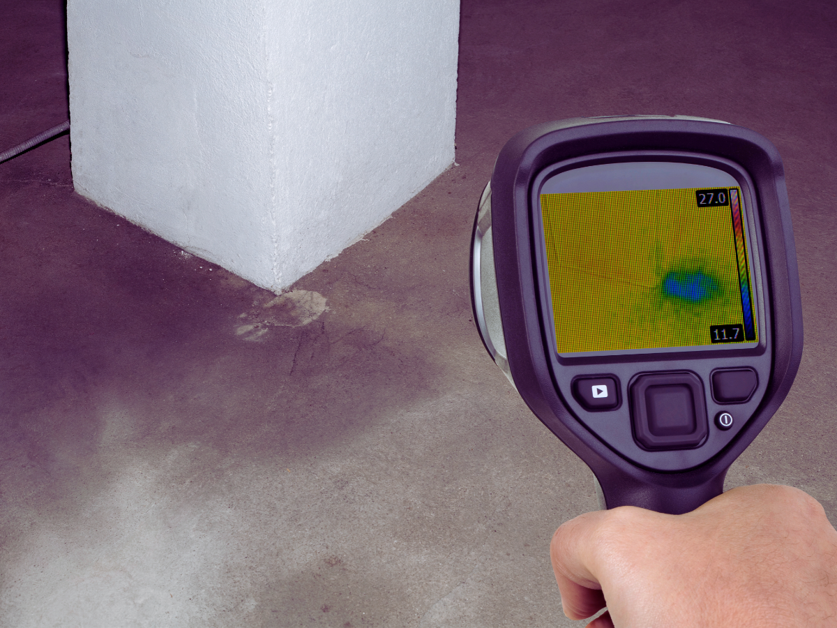 Plumbing detecting leak with thermal imaging 